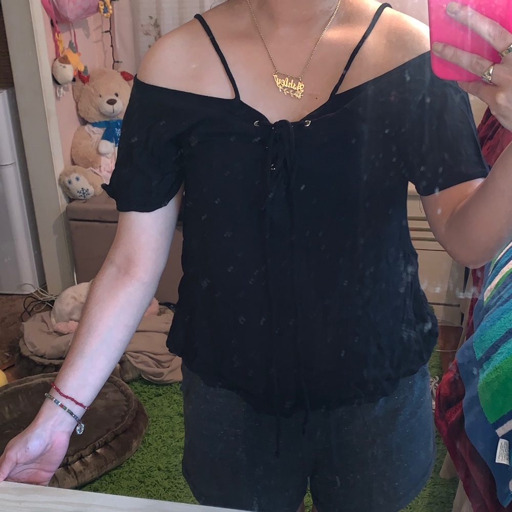 Heart and hips off the shoulder top size M